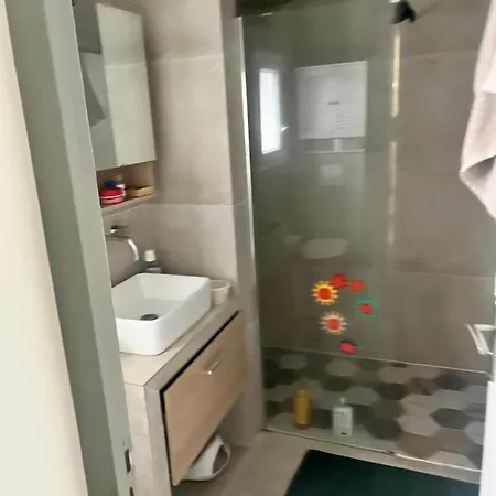 Emmanuel 1 Bed & Breakfast Drancy