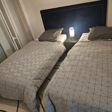 Bed & Breakfast Emmanuel 1 Drancy